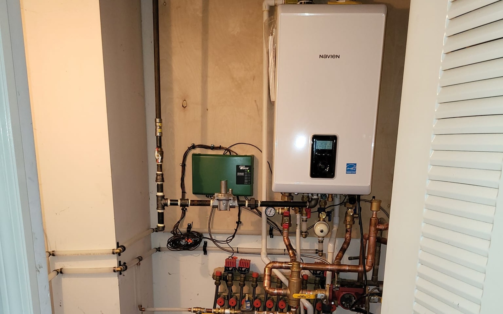 emergency plumber water heater pipes and valves installation | GPS: 49.123153, -122.551506